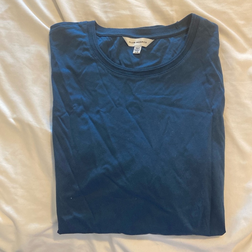 Men’s navy blue Club Monaco tee shirt